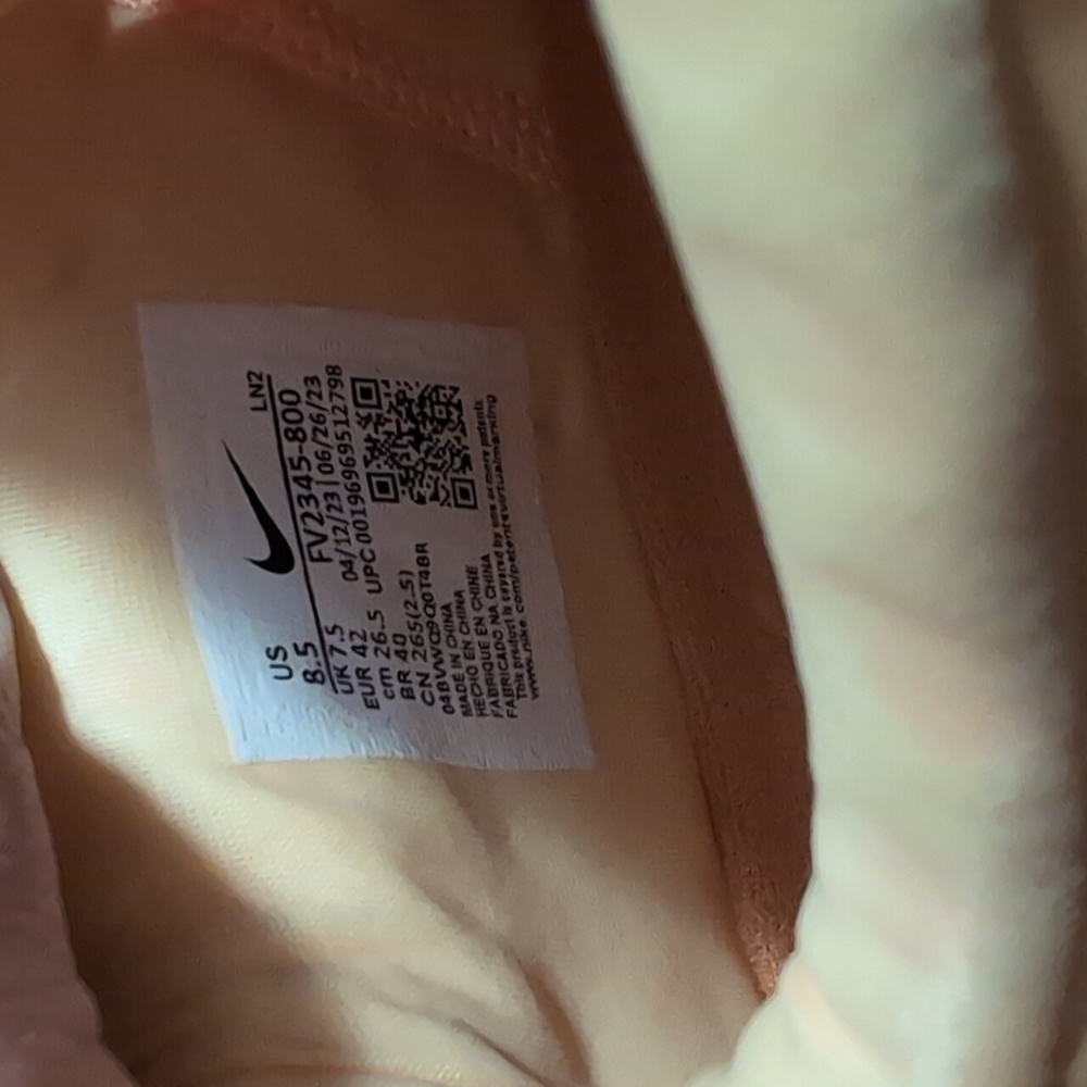 LeBron XXI Nike Basketball Melon Sneakers - Picture 3 of 10